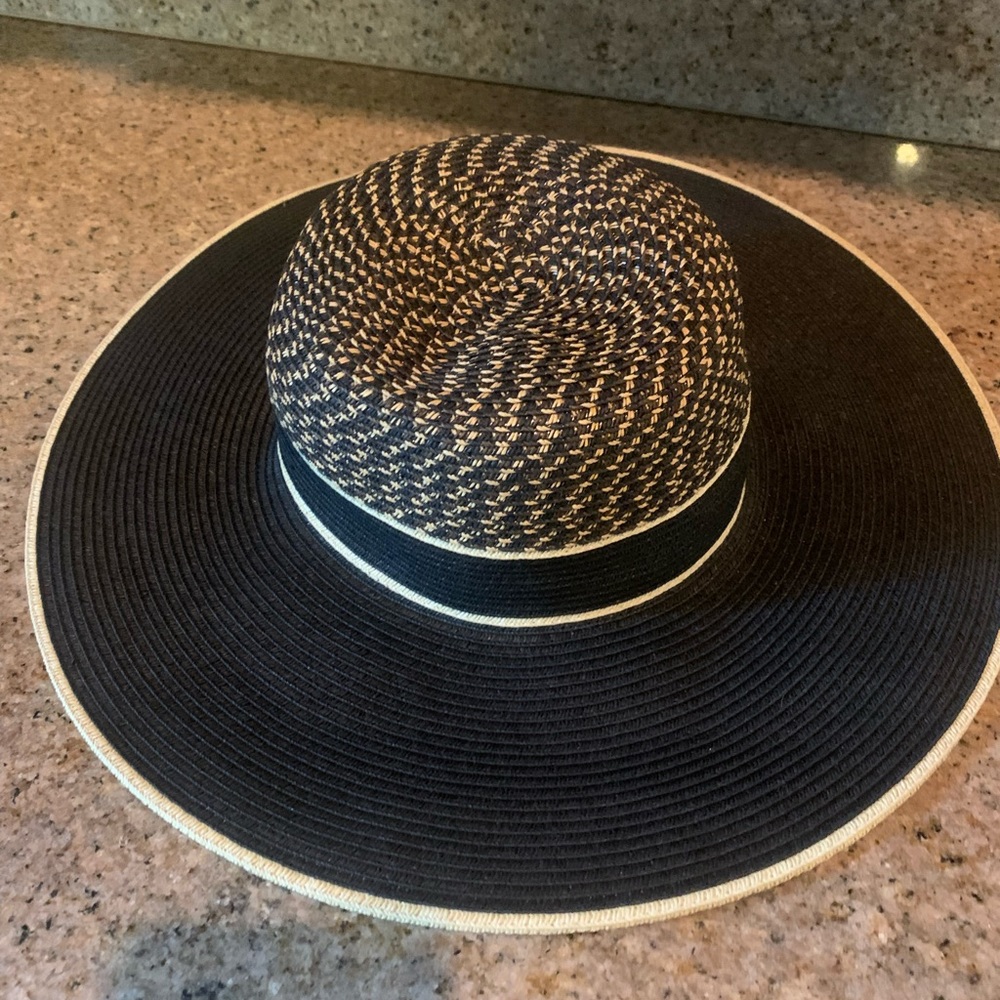 Carly Jean hat